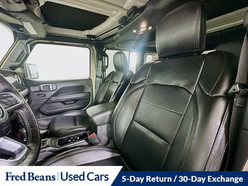 Used 2022 Jeep Wrangler Unlimited Sahara AWD/4WD image 28