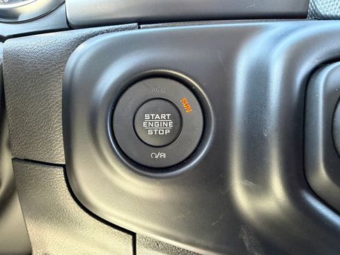 Used 2022 Jeep Wrangler Unlimited Sport w/ Technology Group image 26