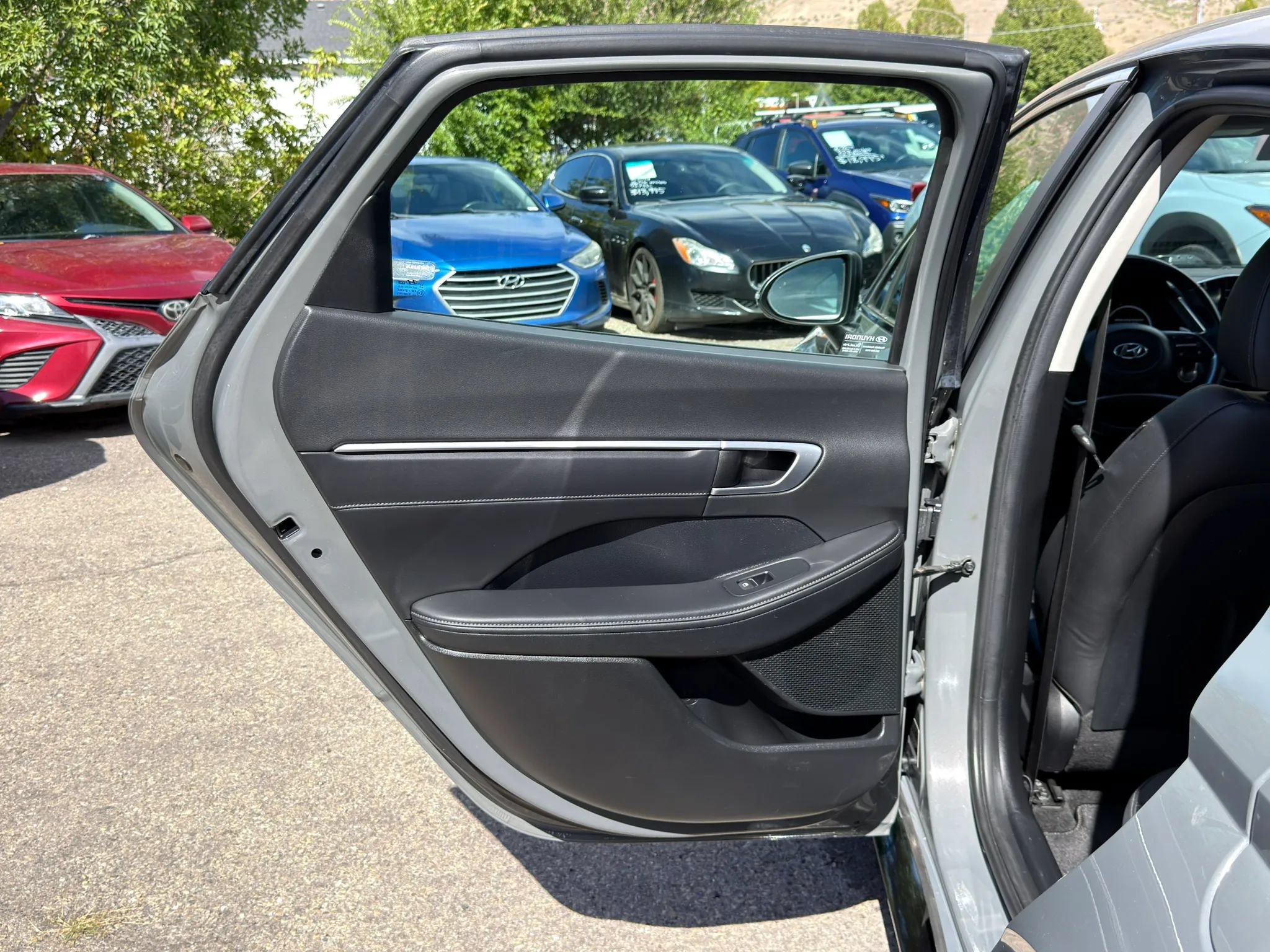 Used 2022 Hyundai Sonata Limited w/ Cargo Package FWD image 27