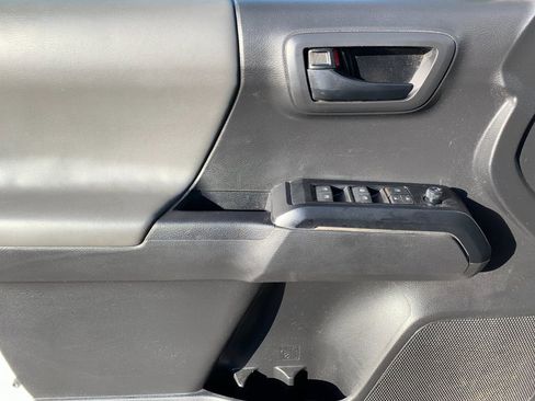 Used 2023 Toyota Tacoma SR AWD/4WD image 12