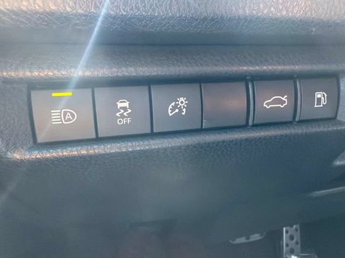 Used 2025 Toyota Camry SE FWD image 29