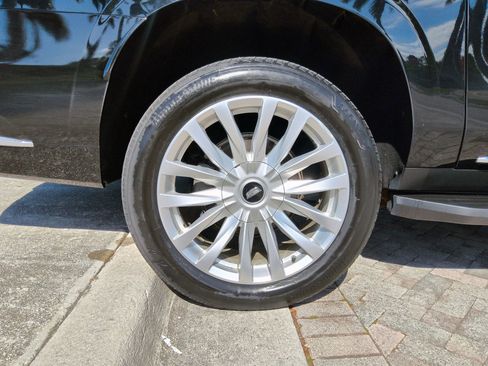 Used 2022 Cadillac Escalade ESV Luxury RWD image 51