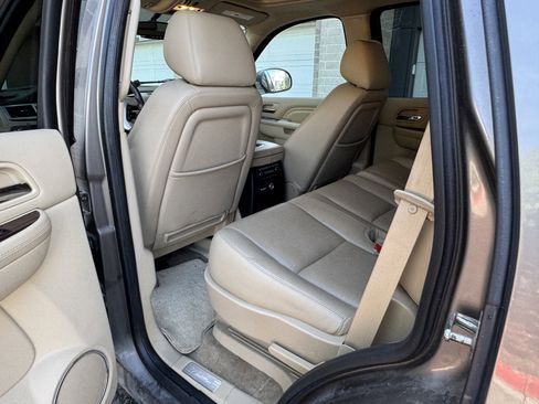 Used 2012 Cadillac Escalade 4WD Hybrid image 27