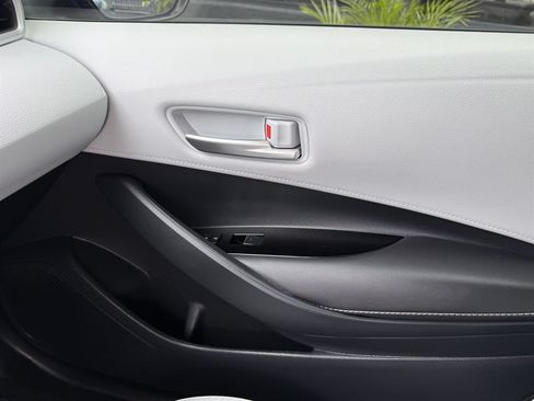 Used 2021 Toyota Corolla SE FWD image 31