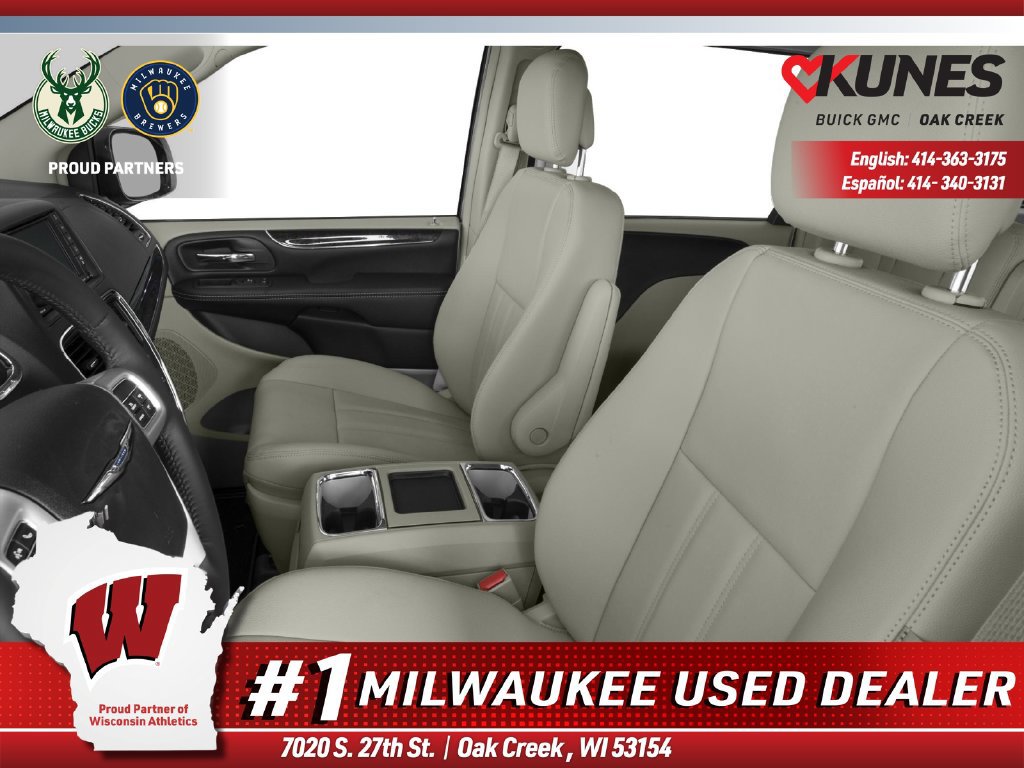 Used 2015 Chrysler Town & Country Touring w/ Driver Convenience Group FWD image 6