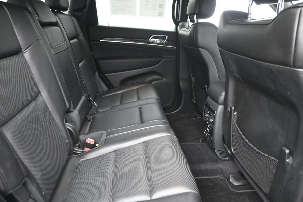 Used 2018 Jeep Grand Cherokee Overland AWD/4WD image 10