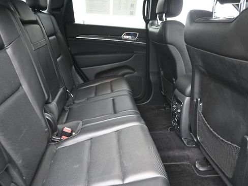 Used 2018 Jeep Grand Cherokee Overland AWD/4WD image 10
