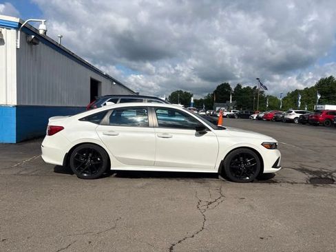 Used 2023 Honda Civic Sport image 1