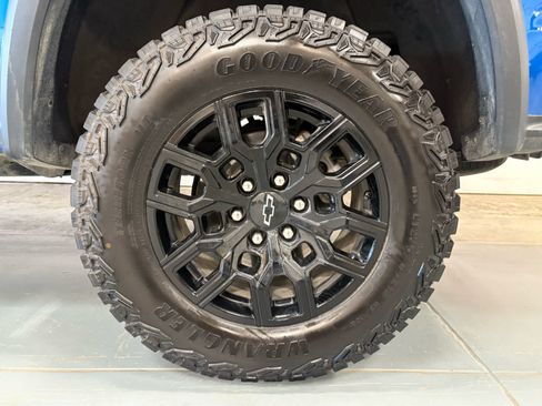 Used 2024 Chevrolet Colorado Trail Boss w/ Advanced Trailering Package AWD/4WD image 11