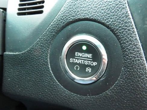 Used 2017 Ford Explorer XLT w/ Equipment Group 202A image 20