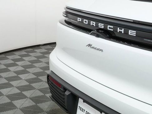 New 2026 Porsche Macan Electric image 37