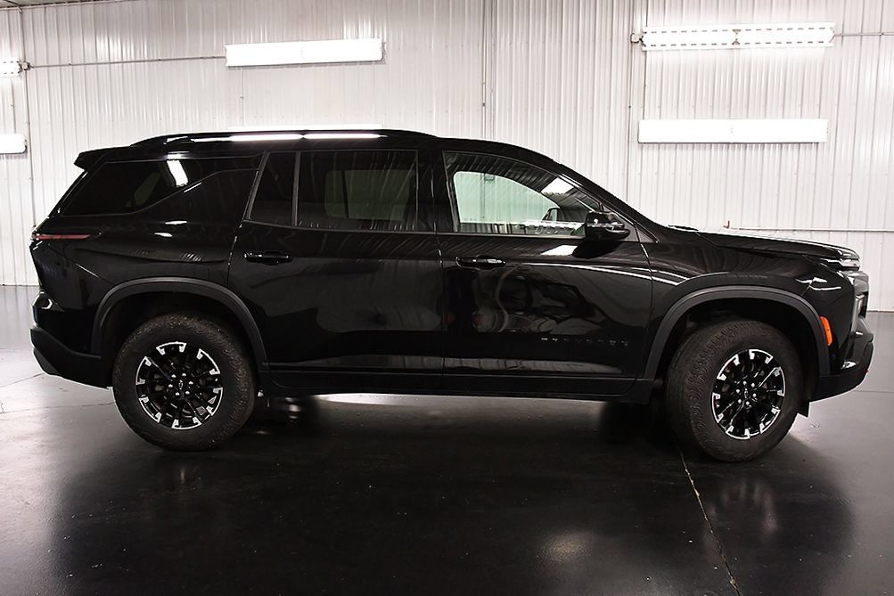 Used 2024 Chevrolet Traverse Z71 w/ Enhanced Driving Package AWD/4WD image 8