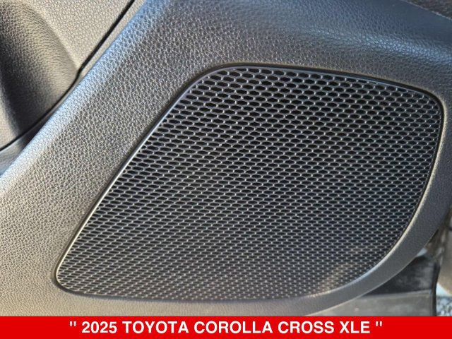 Used 2025 Toyota Corolla Cross XLE AWD/4WD image 13
