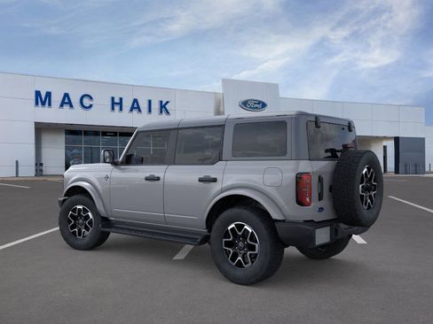 New 2026 Ford Bronco Outer Banks image 4