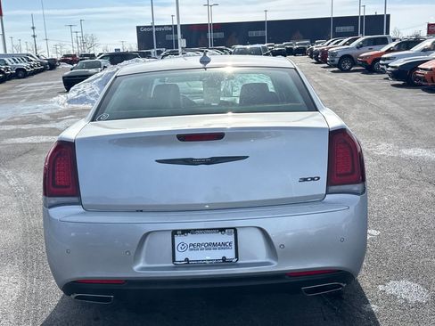 Used 2023 Chrysler 300 Touring L w/ Popular Equipment Group image 4