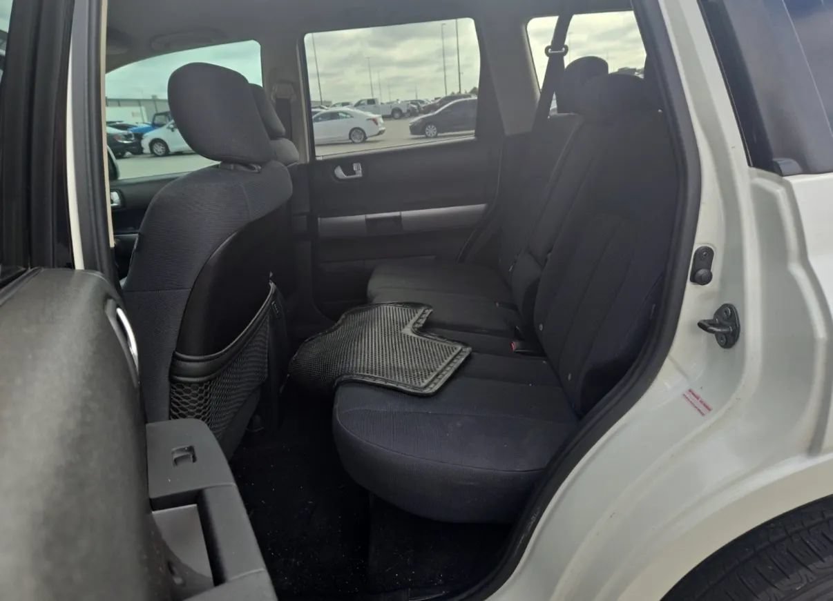 Used 2006 Mitsubishi Endeavor LS FWD image 10