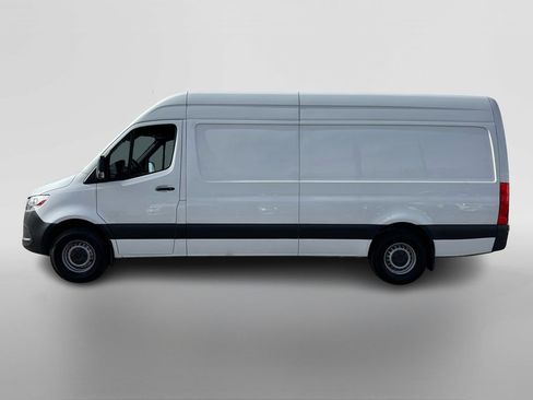 Used 2020 Mercedes-Benz Sprinter 2500 image 2