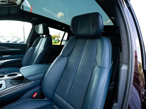 Used 2025 Cadillac Escalade IQ Luxury 2 w/ LPO, Premium Carpet Package AWD/4WD image 31