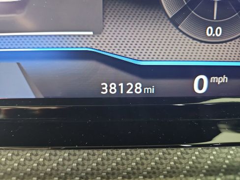 Used 2024 Volkswagen Golf R image 16