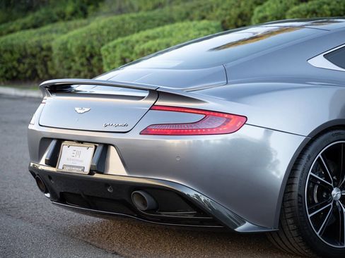 Used 2014 Aston Martin Vanquish Coupe image 39