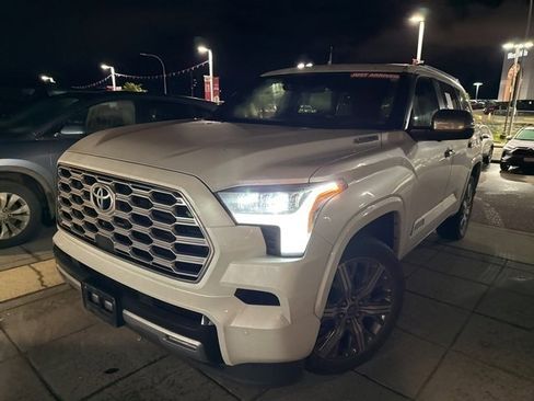 Used 2024 Toyota Sequoia Capstone image 3