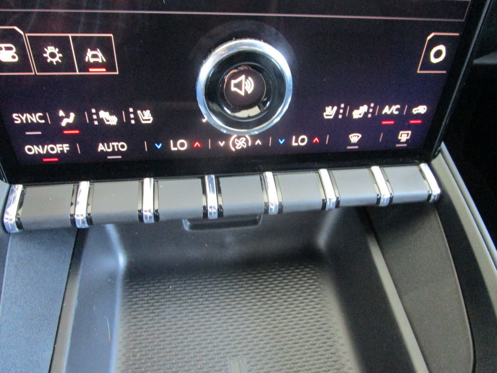 New 2027 GMC Terrain Elevation w/ Elevation Premium Package FWD image 33
