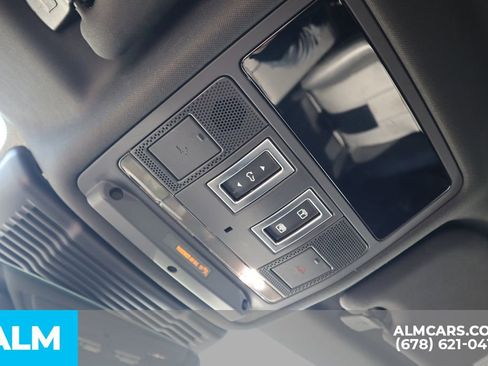 Used 2024 Land Rover Range Rover Evoque Dynamic SE image 33