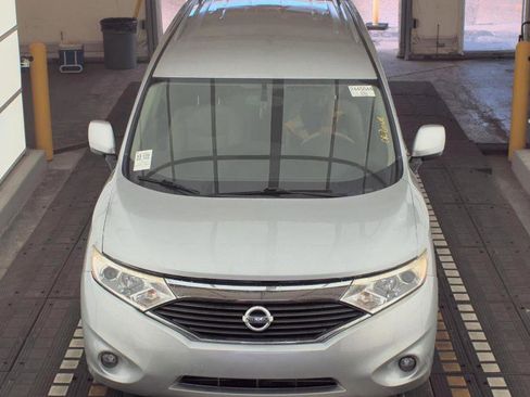 Used 2017 Nissan Quest SV image 2