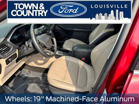 Used 2022 Ford Escape Titanium w/ Class II Trailer Tow Package AWD/4WD image 15