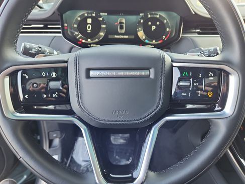 Used 2025 Land Rover Range Rover Sport SE image 18