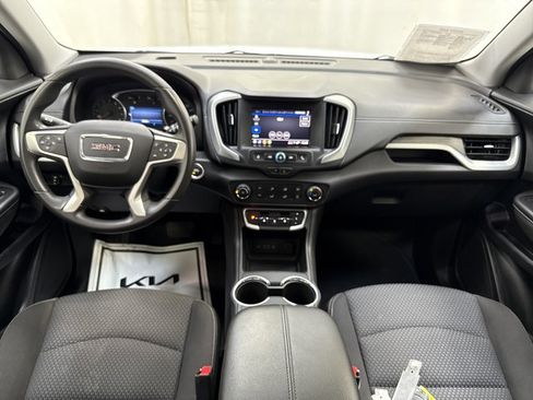 Used 2024 GMC Terrain SLE image 15