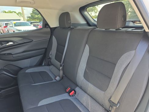 Used 2022 Chevrolet TrailBlazer LT w/ Convenience Package image 16