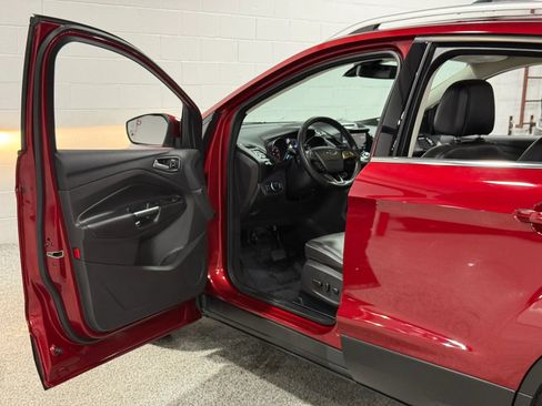 Used 2017 Ford Escape Titanium AWD/4WD image 10