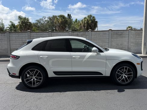 Certified 2026 Porsche Macan AWD/4WD image 7