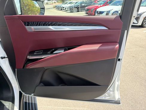 Used 2025 Cadillac Escalade ESV Sport w/ Touring Package AWD/4WD image 39