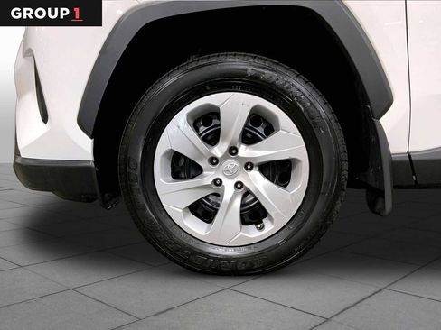 Used 2023 Toyota RAV4 LE AWD/4WD image 11