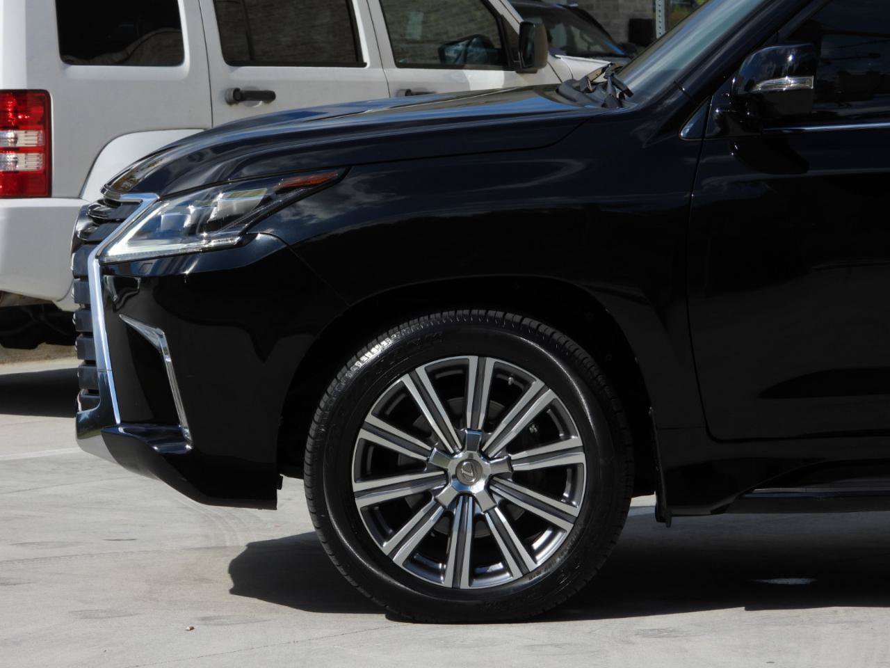 Used 2016 Lexus LX 570 4WD image 36