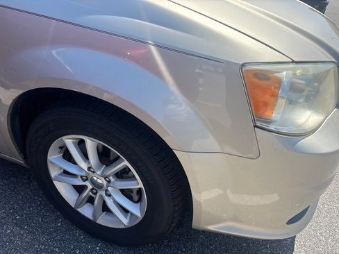 Used 2013 Dodge Grand Caravan SXT w/ UConnect Hands-Free Group FWD image 7
