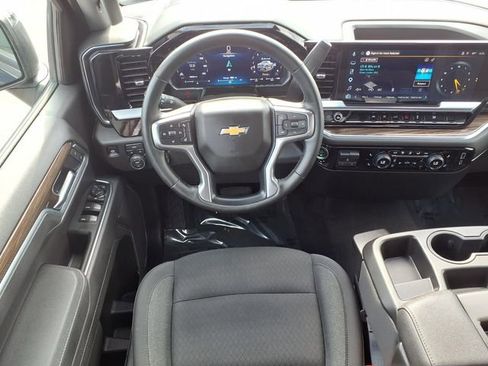 Used 2026 Chevrolet Silverado 1500 LT AWD/4WD image 4