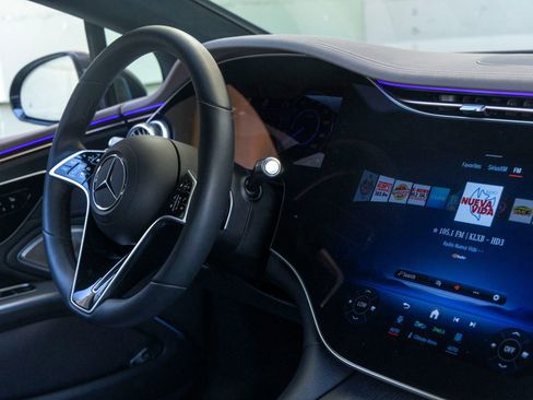 Used 2023 Mercedes-Benz EQS 580 4MATIC Sedan image 29