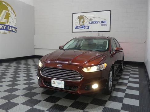 Used 2015 Ford Fusion Titanium FWD image 4