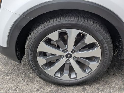 Used 2022 Kia Telluride S image 11