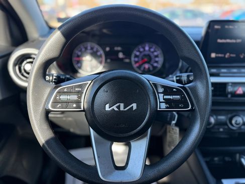Used 2023 Kia Forte LXS image 17