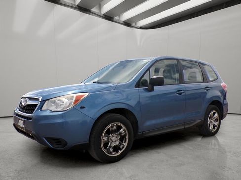 Used 2016 Subaru Forester 2.5i AWD/4WD image 1