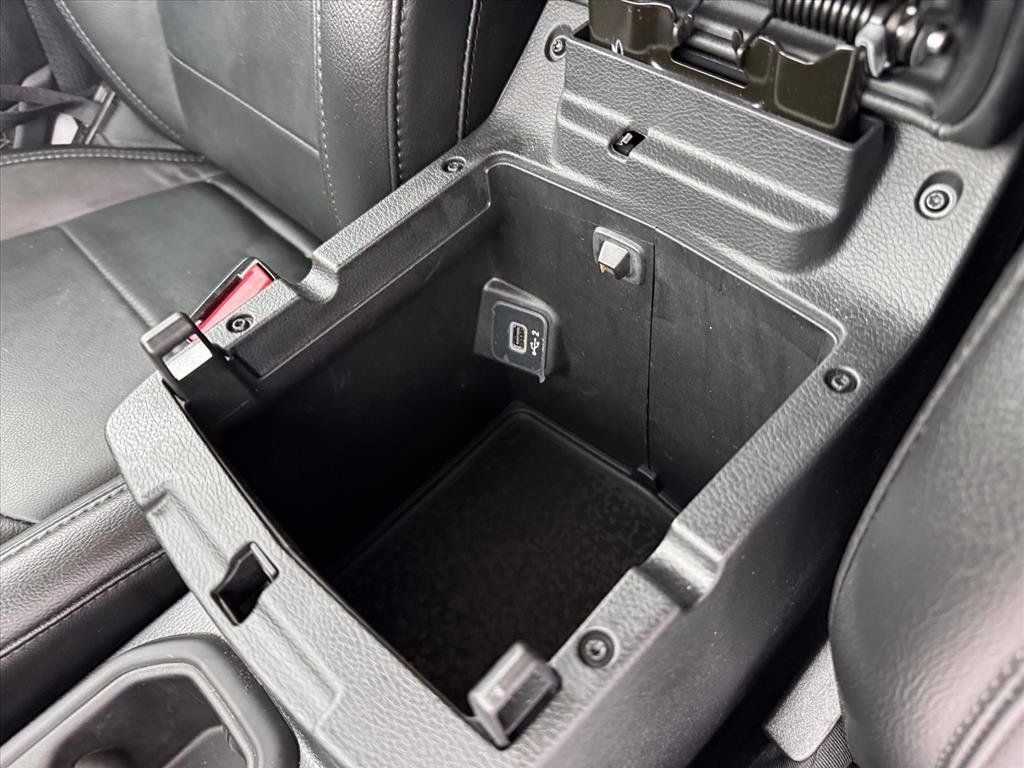 Used 2023 Jeep Wrangler Unlimited Sahara AWD/4WD image 18