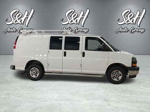 Used 2017 GMC Savana 2500 image 17