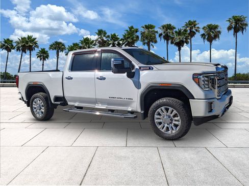 Used 2022 GMC Sierra 2500 Denali image 2