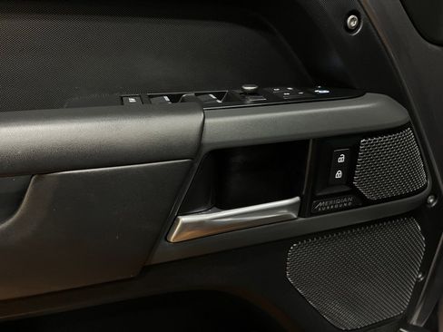 Used 2020 Land Rover Defender 110 X AWD/4WD image 46