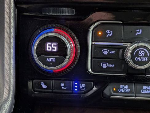 Used 2021 GMC Yukon Denali w/ Denali Premium Package image 34