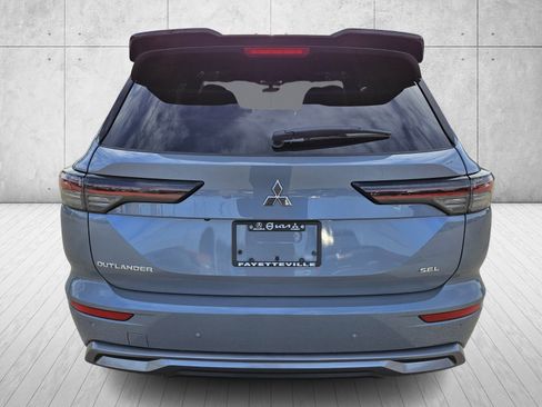 New 2026 Mitsubishi Outlander SEL image 6